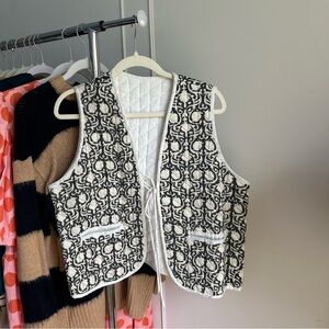 quilt vest with tie